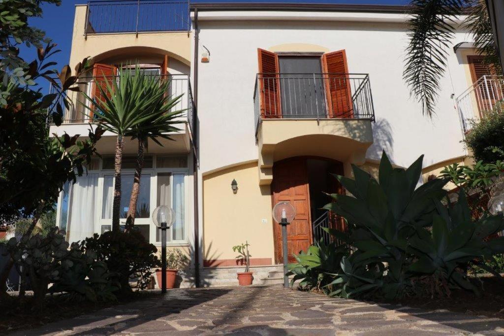 קאריני Villa Cavalluccio Marino Con Piscina Idromassaggio מראה חיצוני תמונה