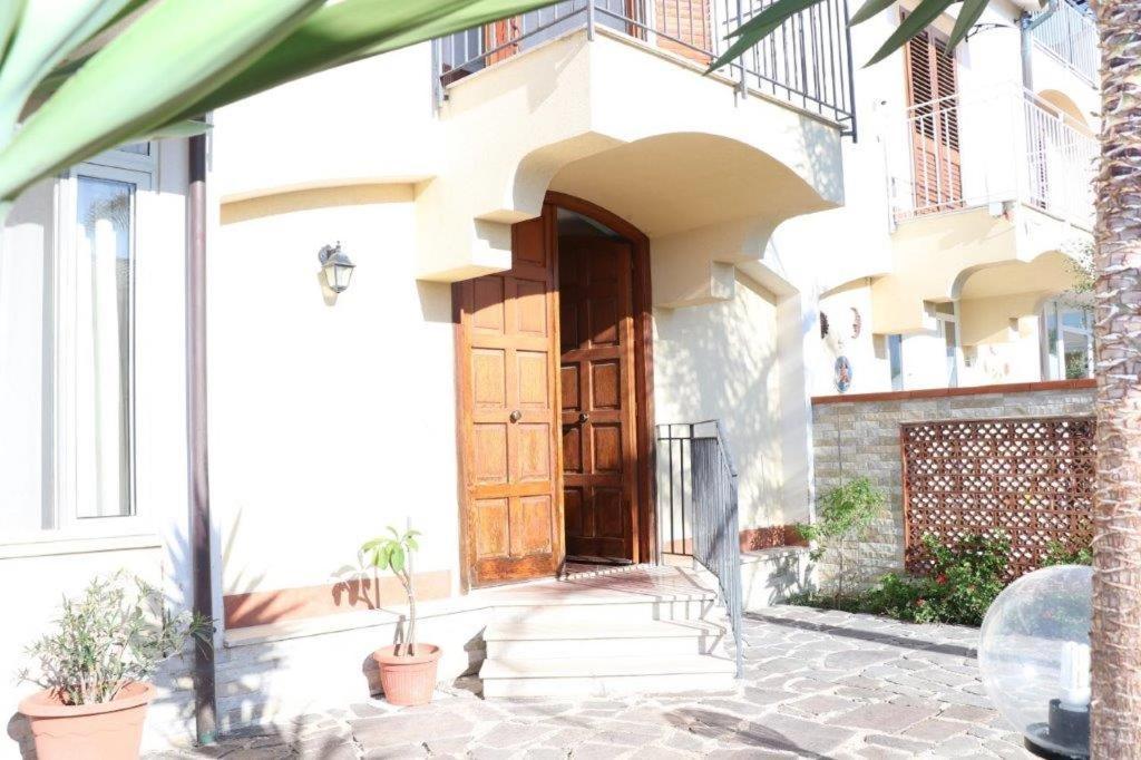 קאריני Villa Cavalluccio Marino Con Piscina Idromassaggio מראה חיצוני תמונה